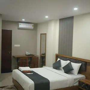 Cruz Hotel Kozhikode